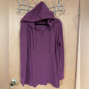 #48- PATAGONIA- burgundy waffle knit hooded long sleeve